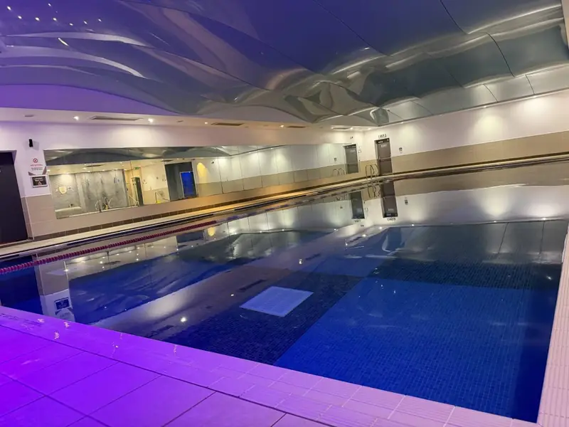 Swimming pool at truGym Ipswich