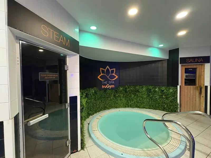 Spa pool, steam room and sauna at truGym Thorpe Bay